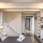 Napoleone 2 Bedroom Apartment